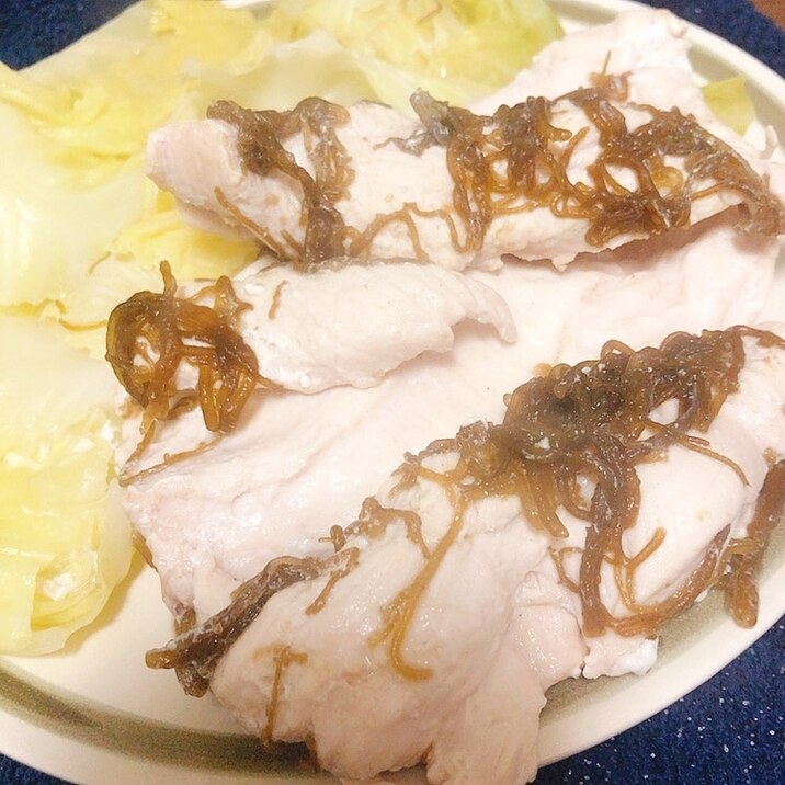 キャベツと鶏胸肉の蒸し焼き